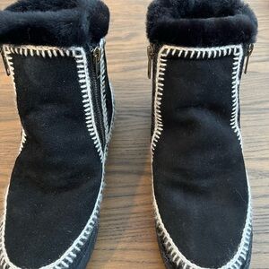 Laidback London Suede Ankle Boots NWT 39 size 8-8.5 Laid Back London